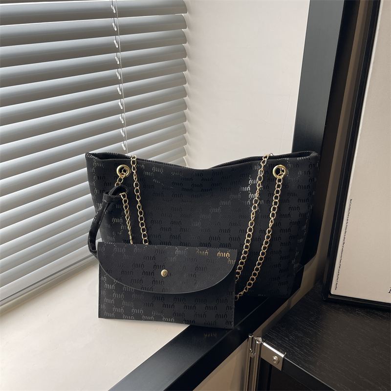2026 New Beautiful Personalized Shoulder Portable Underarm Large Capacity Fashionable Casual Simple Tote Women's Bag - Image 2